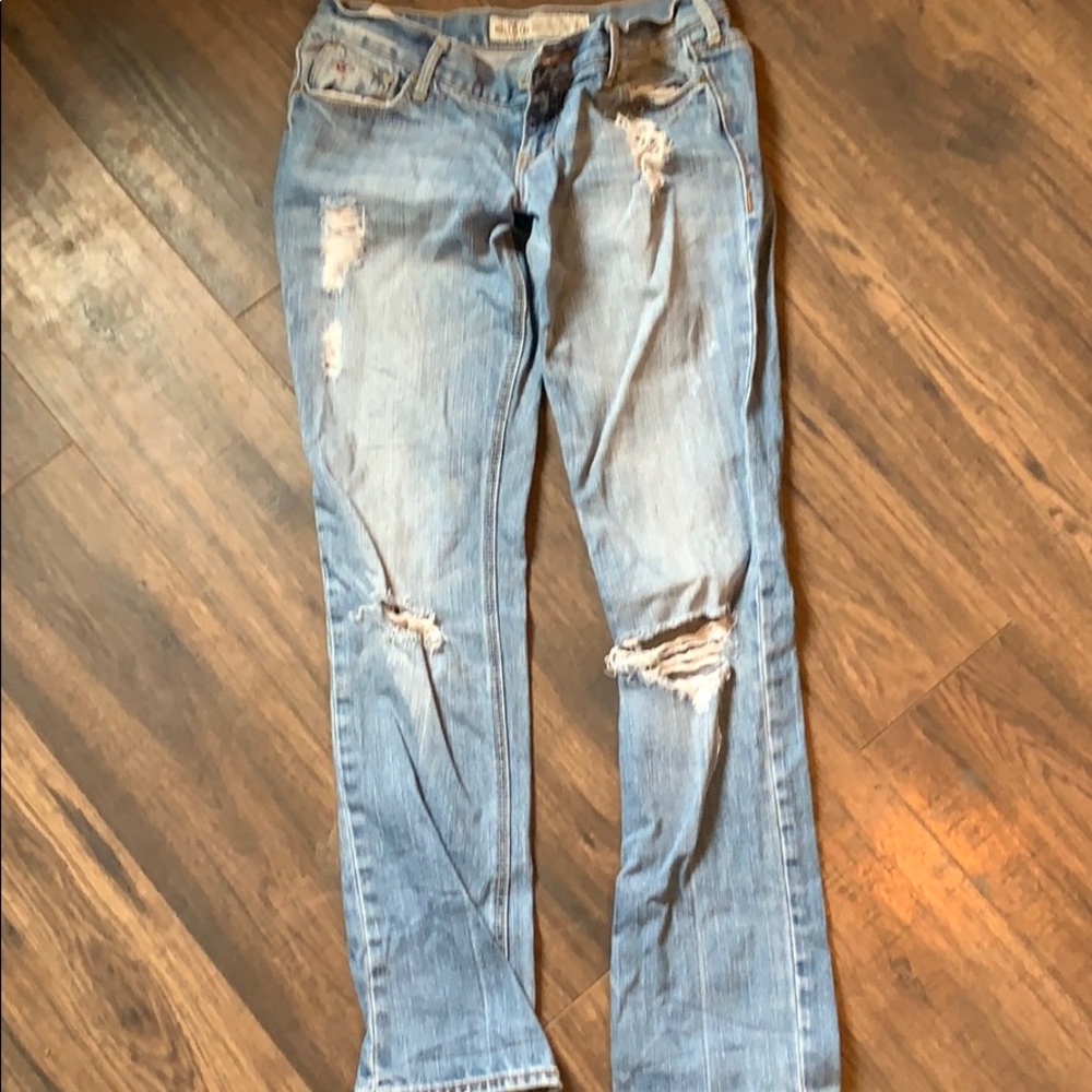 Ripped skinny jeans